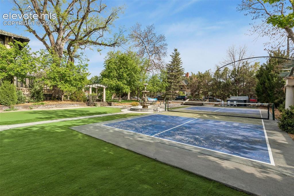 1600 Cascade Avenue
