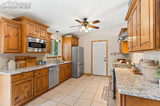 944 Hans Brinker Street