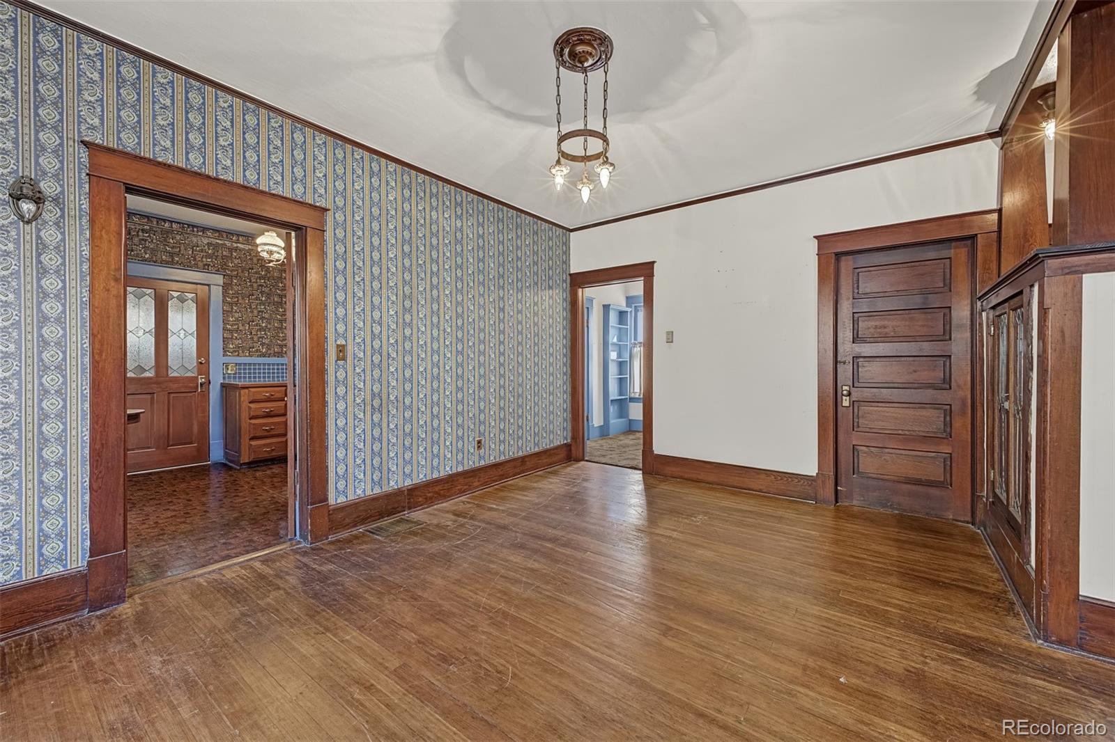 116 E Columbia Street