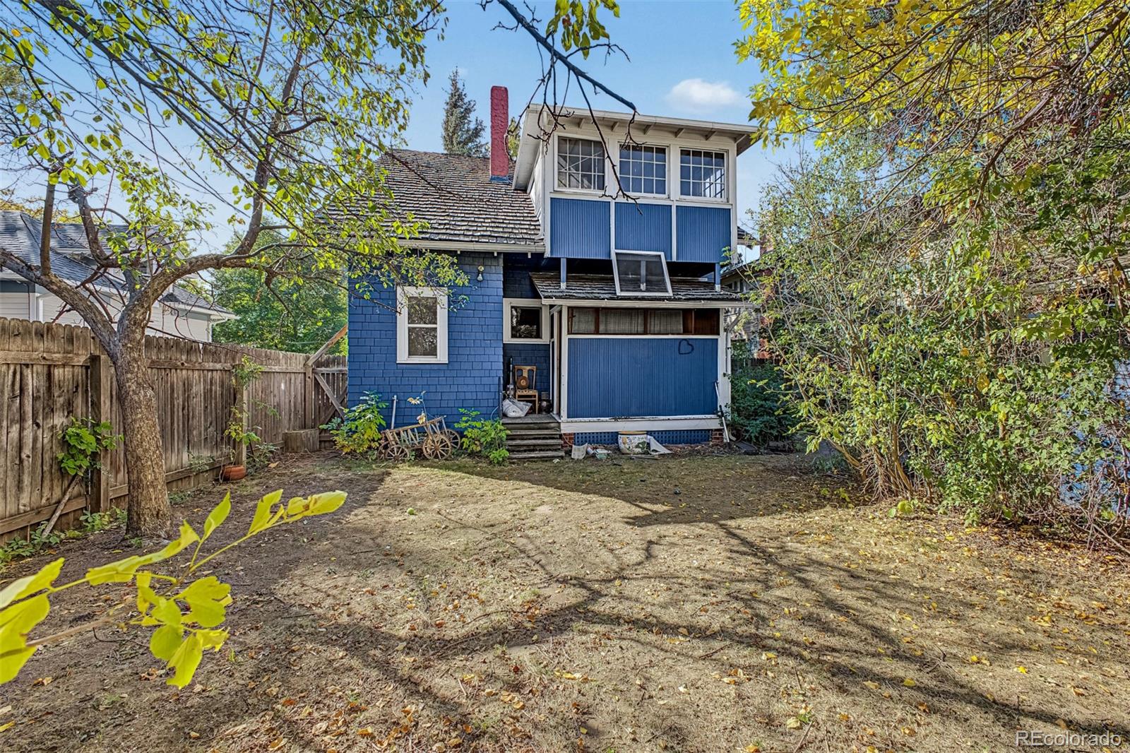 116 E Columbia Street