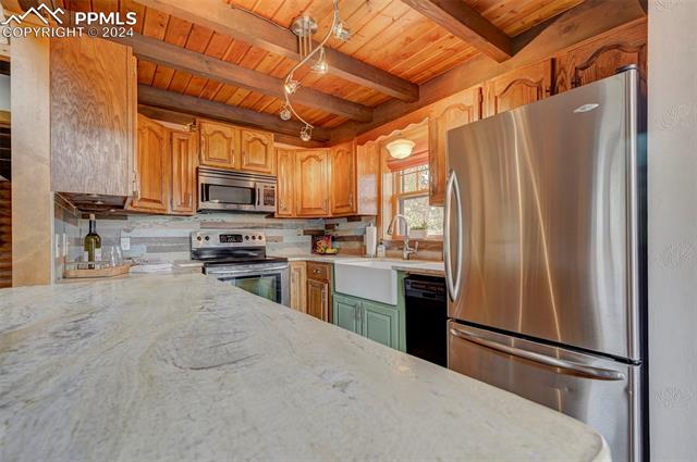 186 Blackhawk Circle