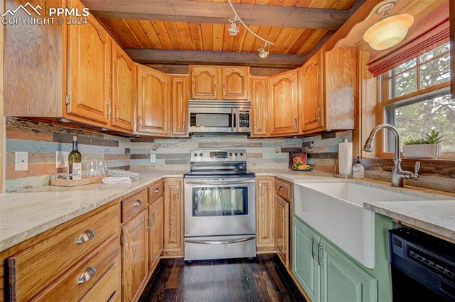 186 Blackhawk Circle