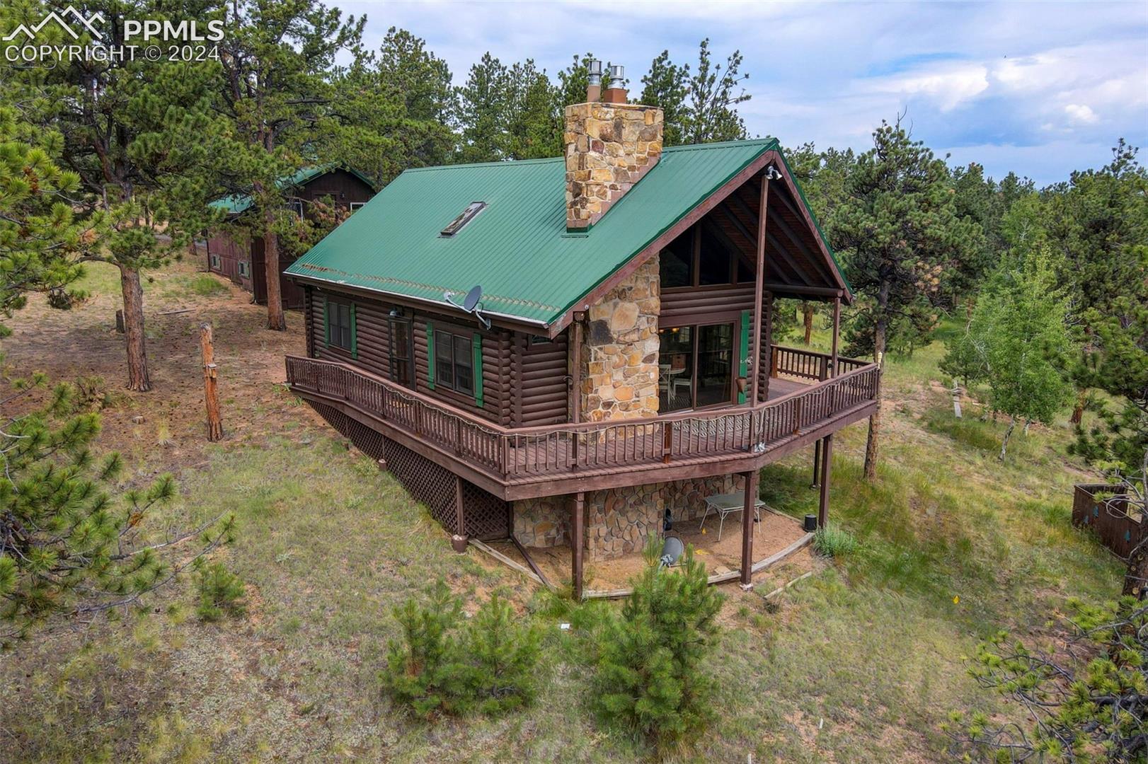 186 Blackhawk Circle