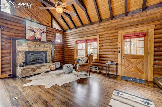 186 Blackhawk Circle