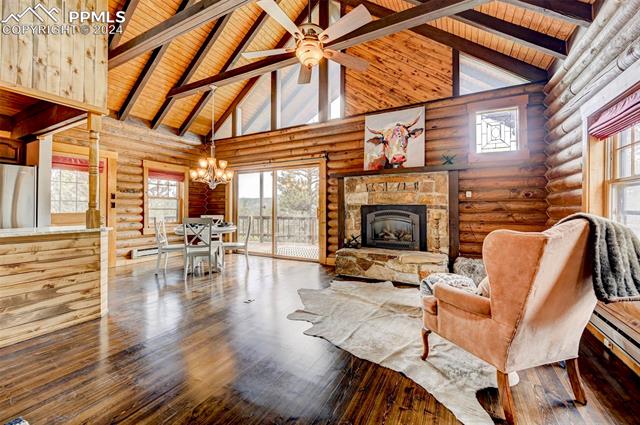 186 Blackhawk Circle