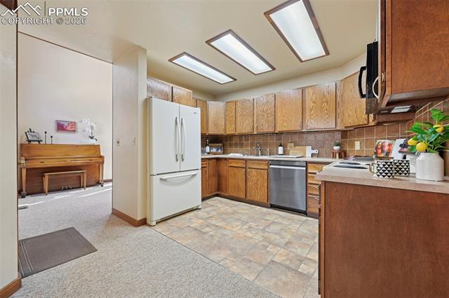 6985 Blackhawk Place