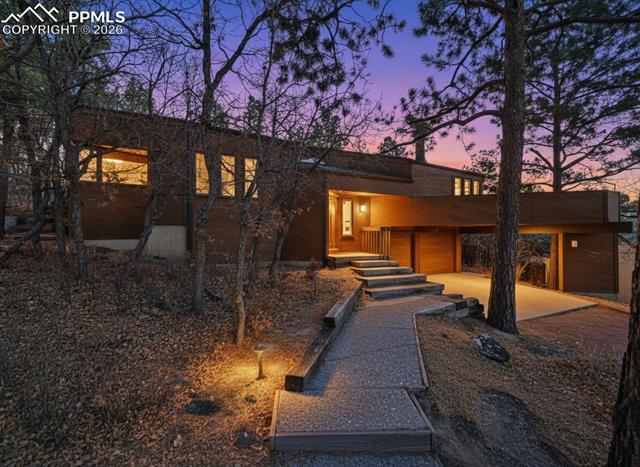 6985 Blackhawk Place