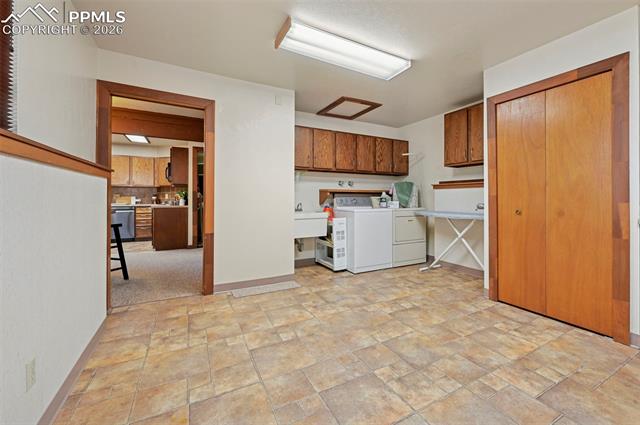 6985 Blackhawk Place