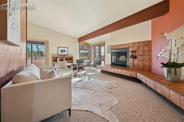 6985 Blackhawk Place