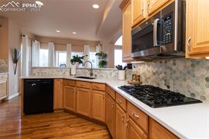 1077 W Glengary Place