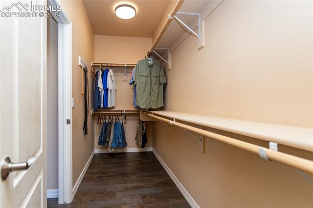 1077 W Glengary Place