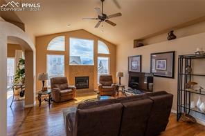 1077 W Glengary Place