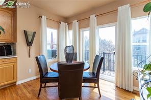 1077 W Glengary Place