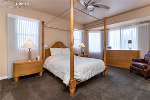 1077 W Glengary Place