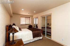 1077 W Glengary Place