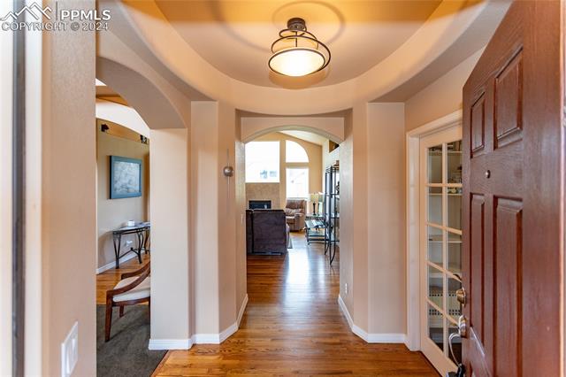 1077 W Glengary Place