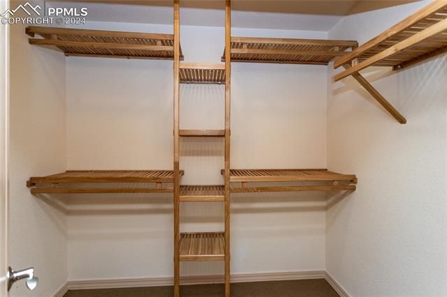 1077 W Glengary Place