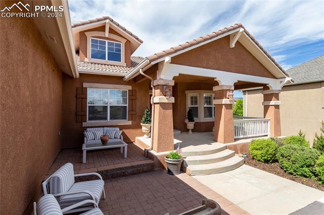 1077 W Glengary Place