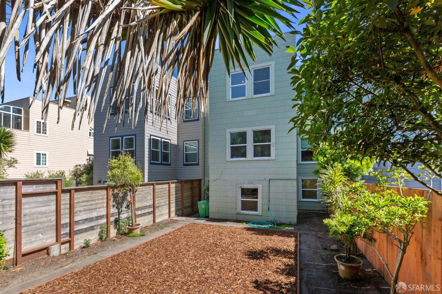 351-353 28th Avenue