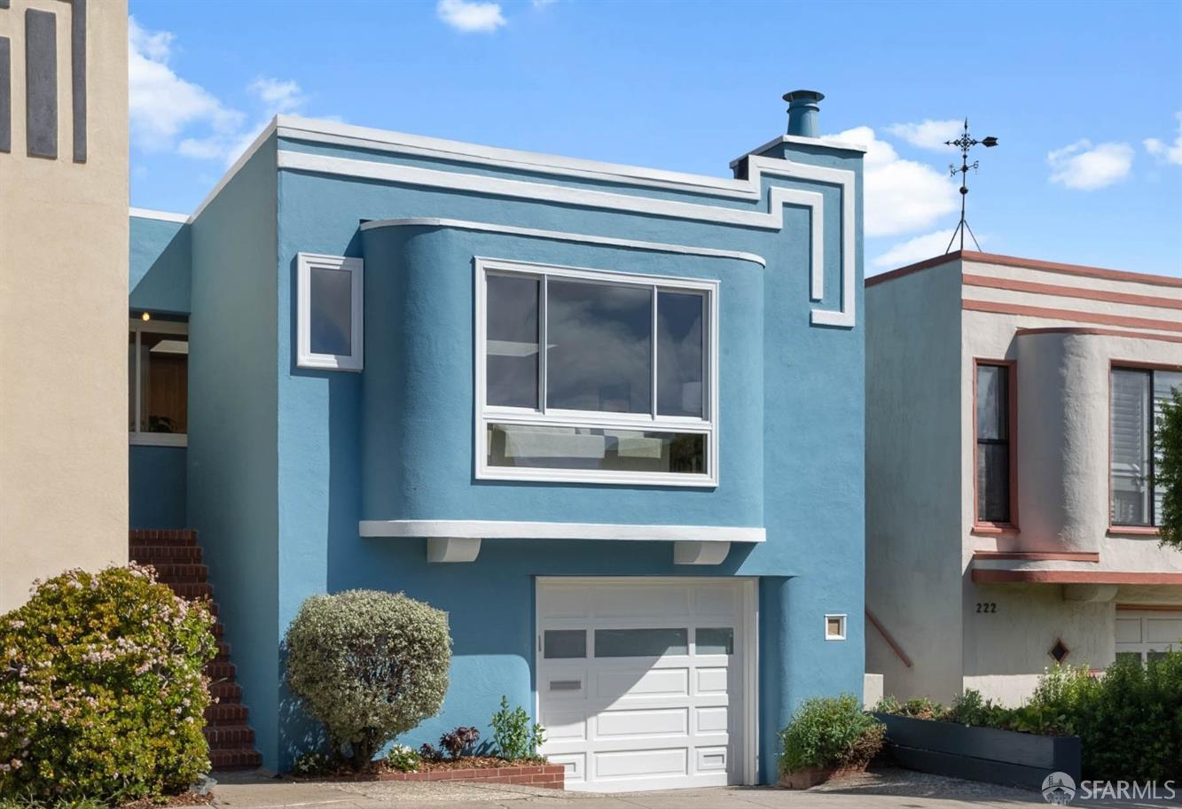 228 Stillings Avenue