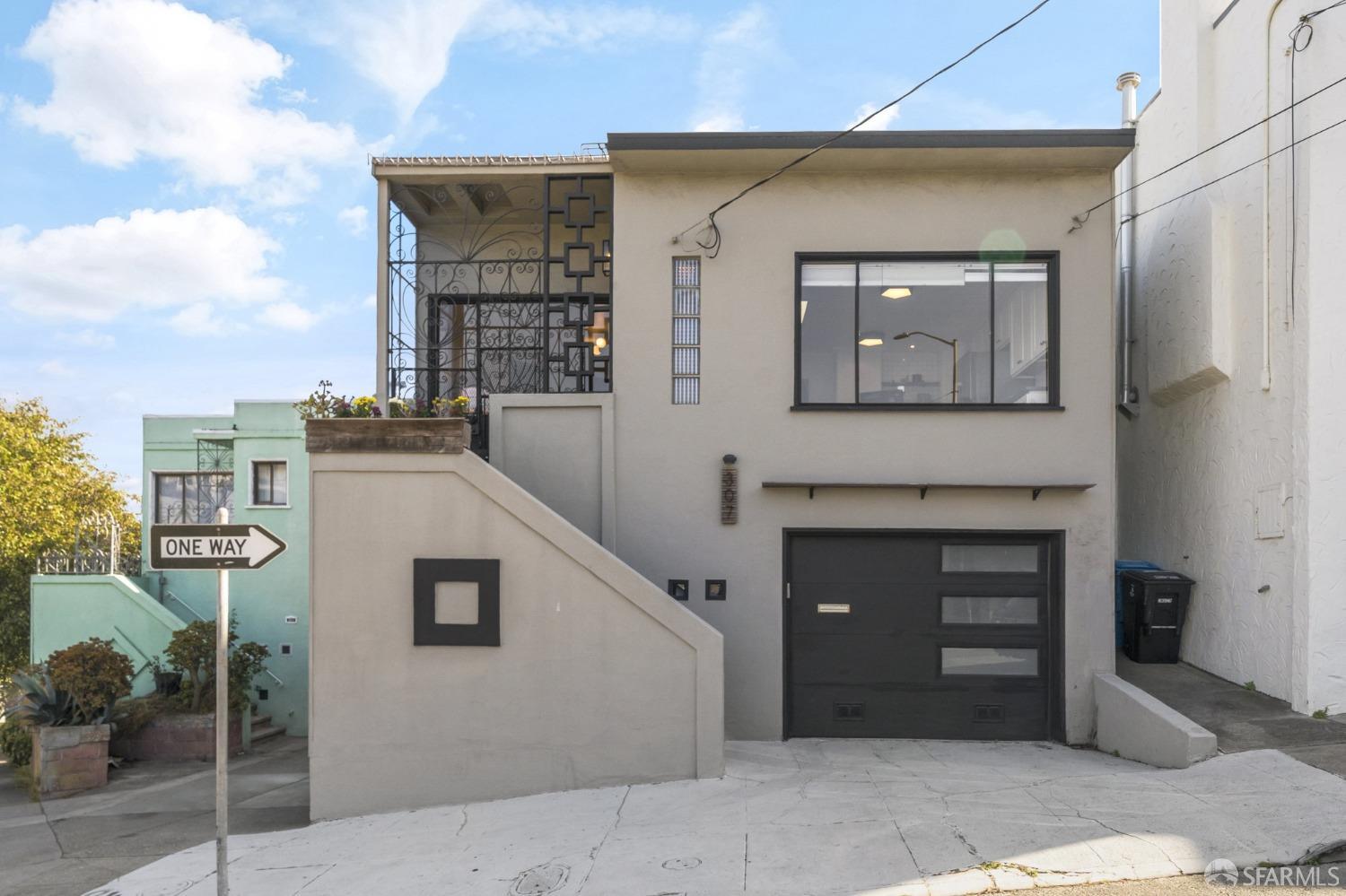 307 Banks Street