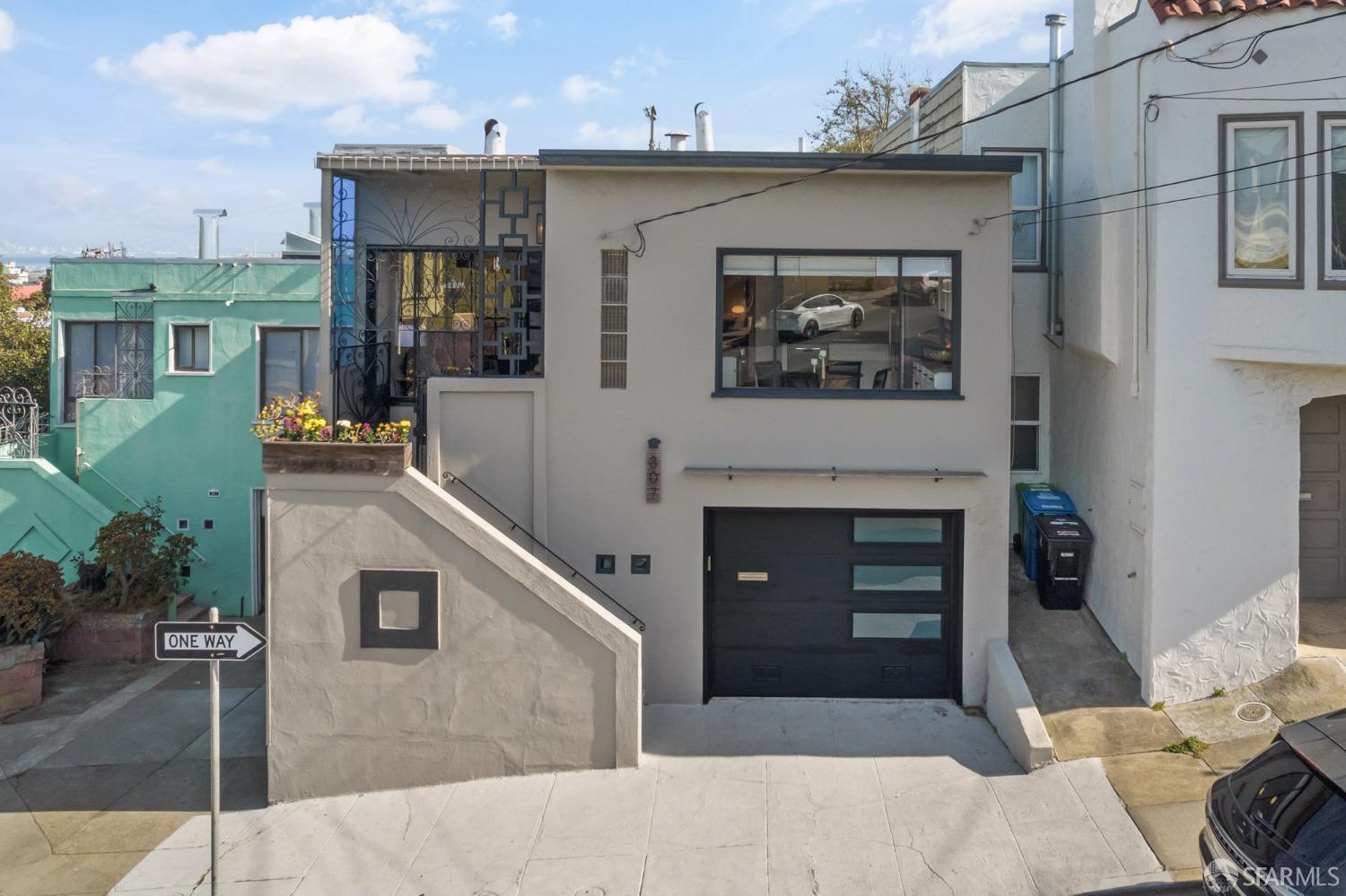 307 Banks Street