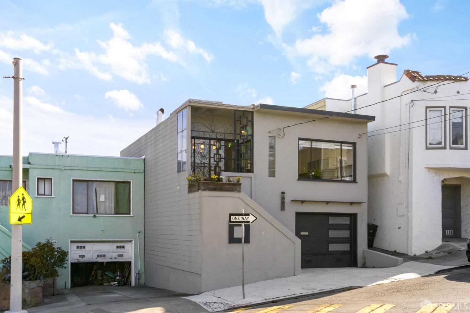 307 Banks Street