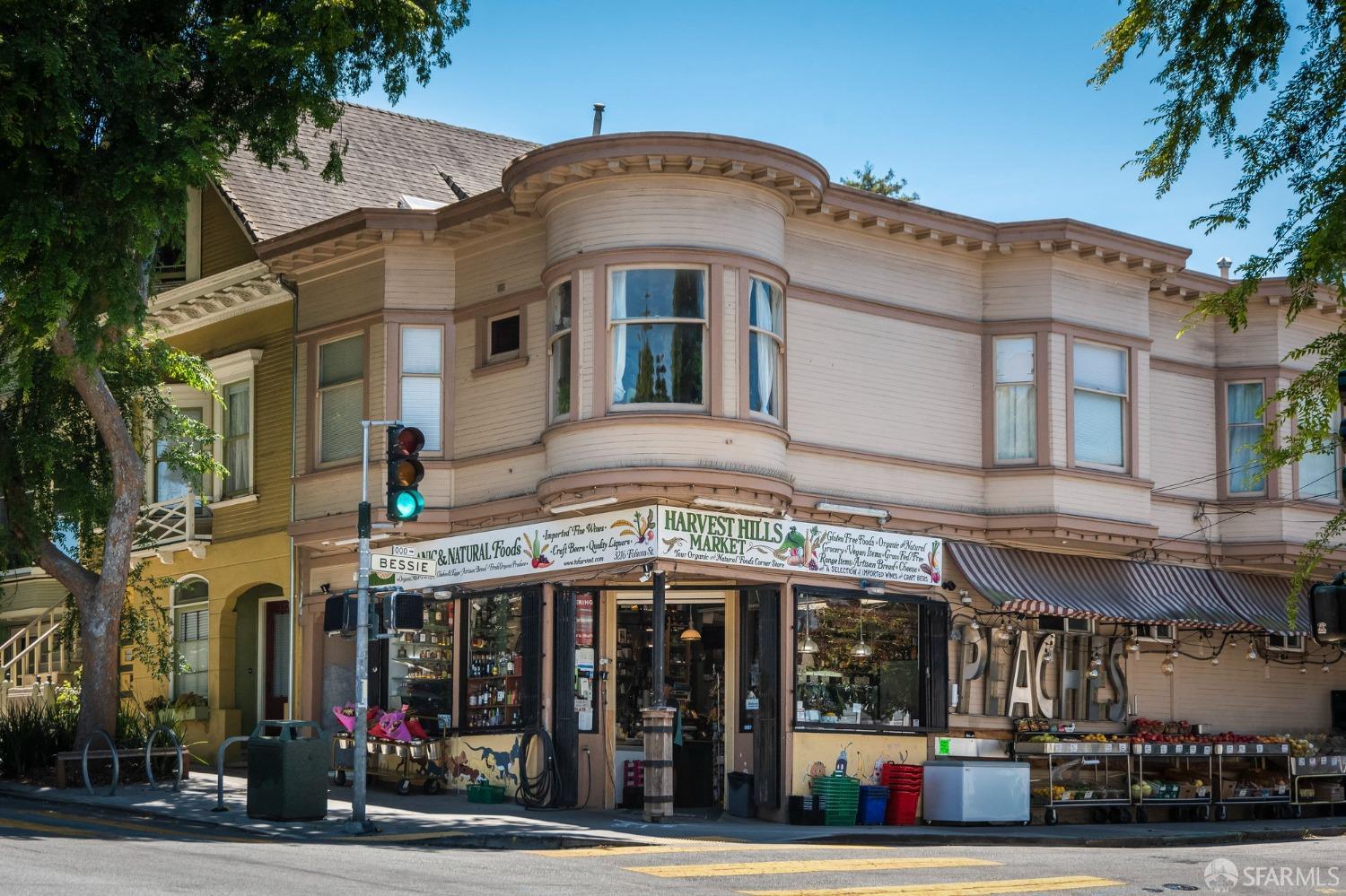 307 Banks Street