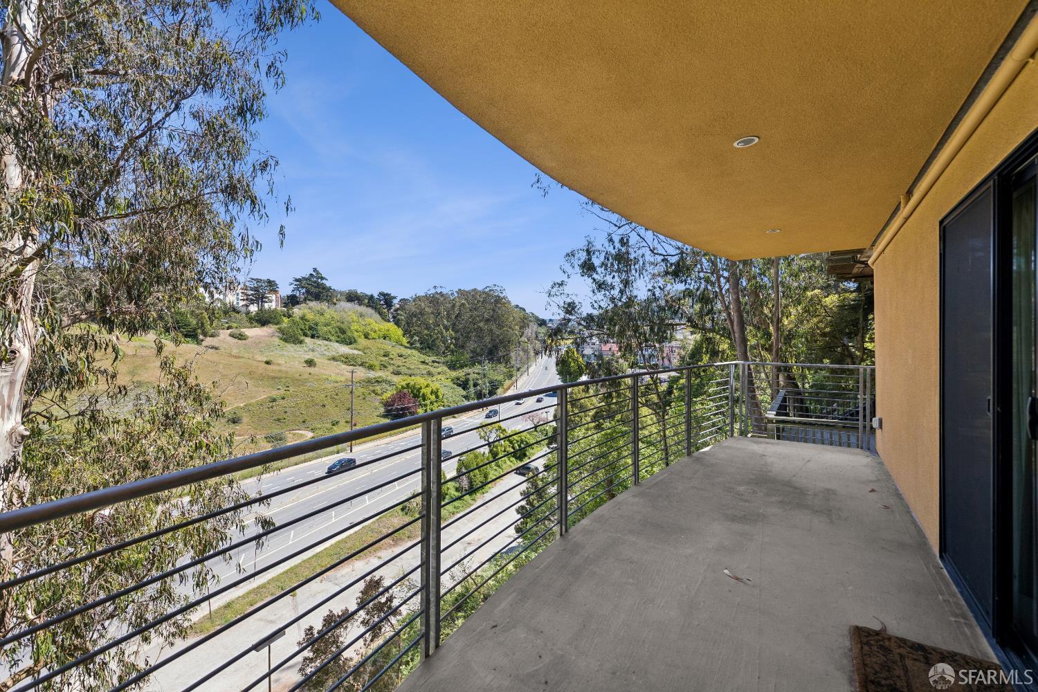 21 Castenada Avenue
