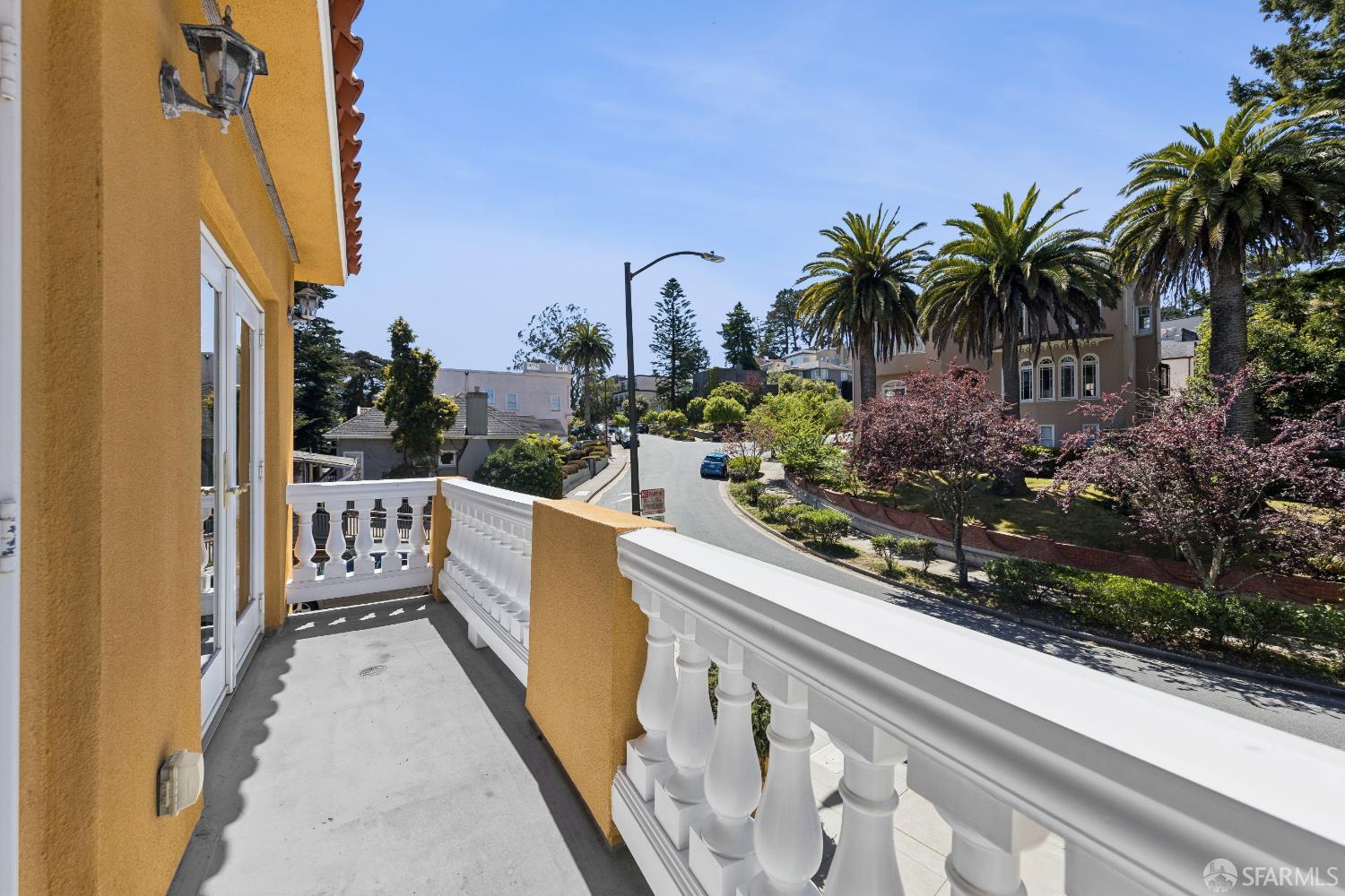 21 Castenada Avenue
