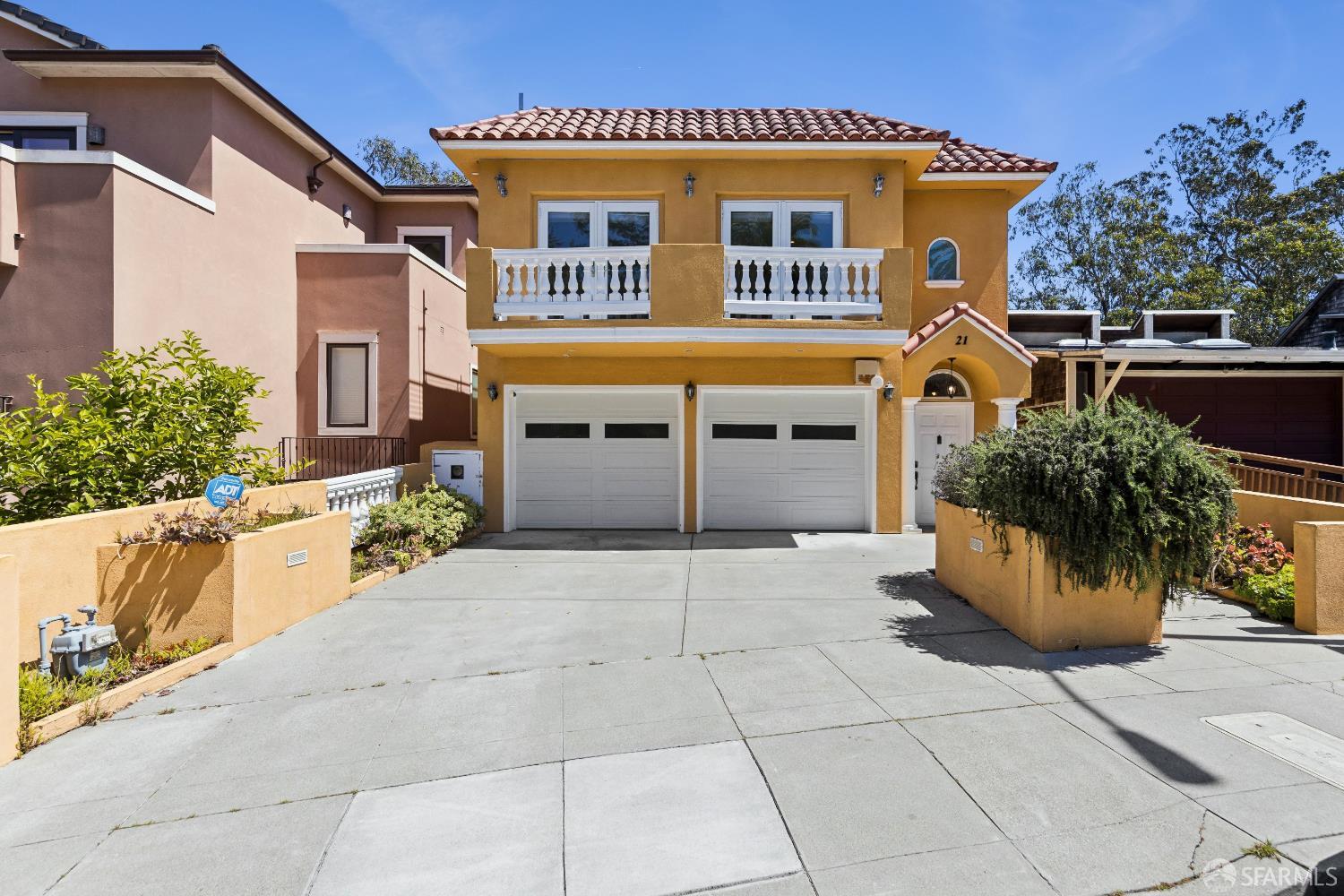 21 Castenada Avenue