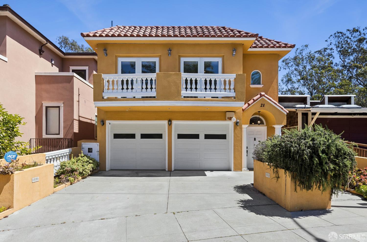 21 Castenada Avenue
