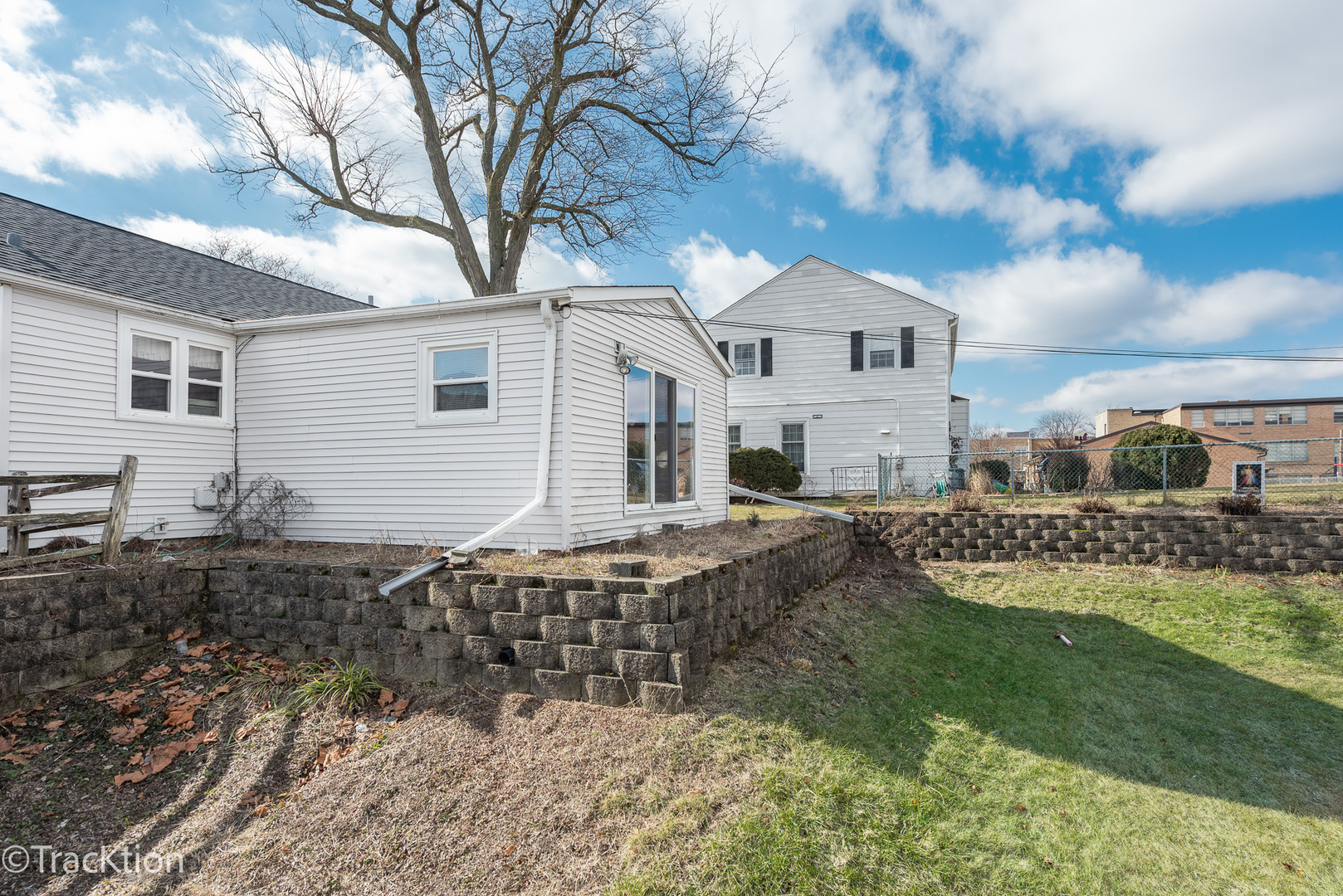 24 W Ash Street