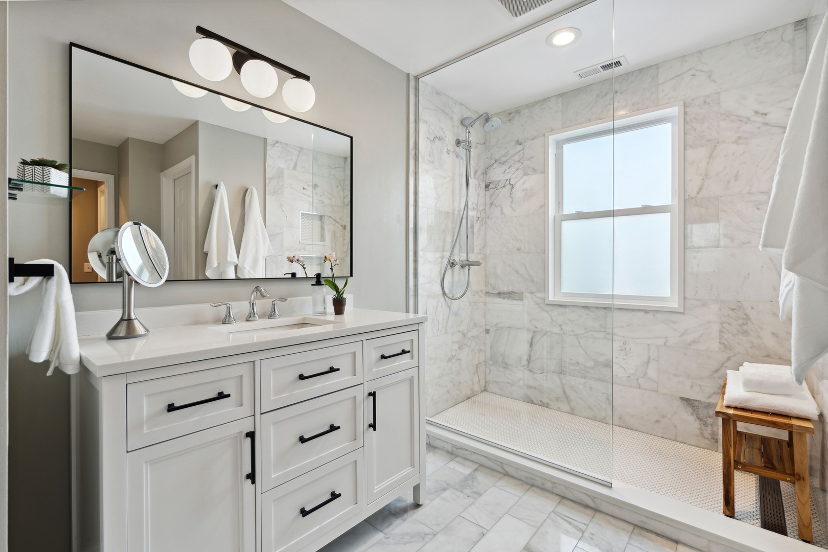 5230 S University Avenue Unit: H