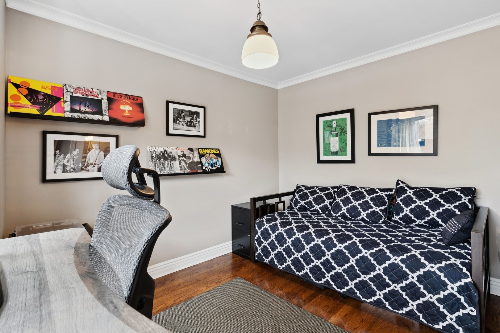 5230 S University Avenue Unit: H