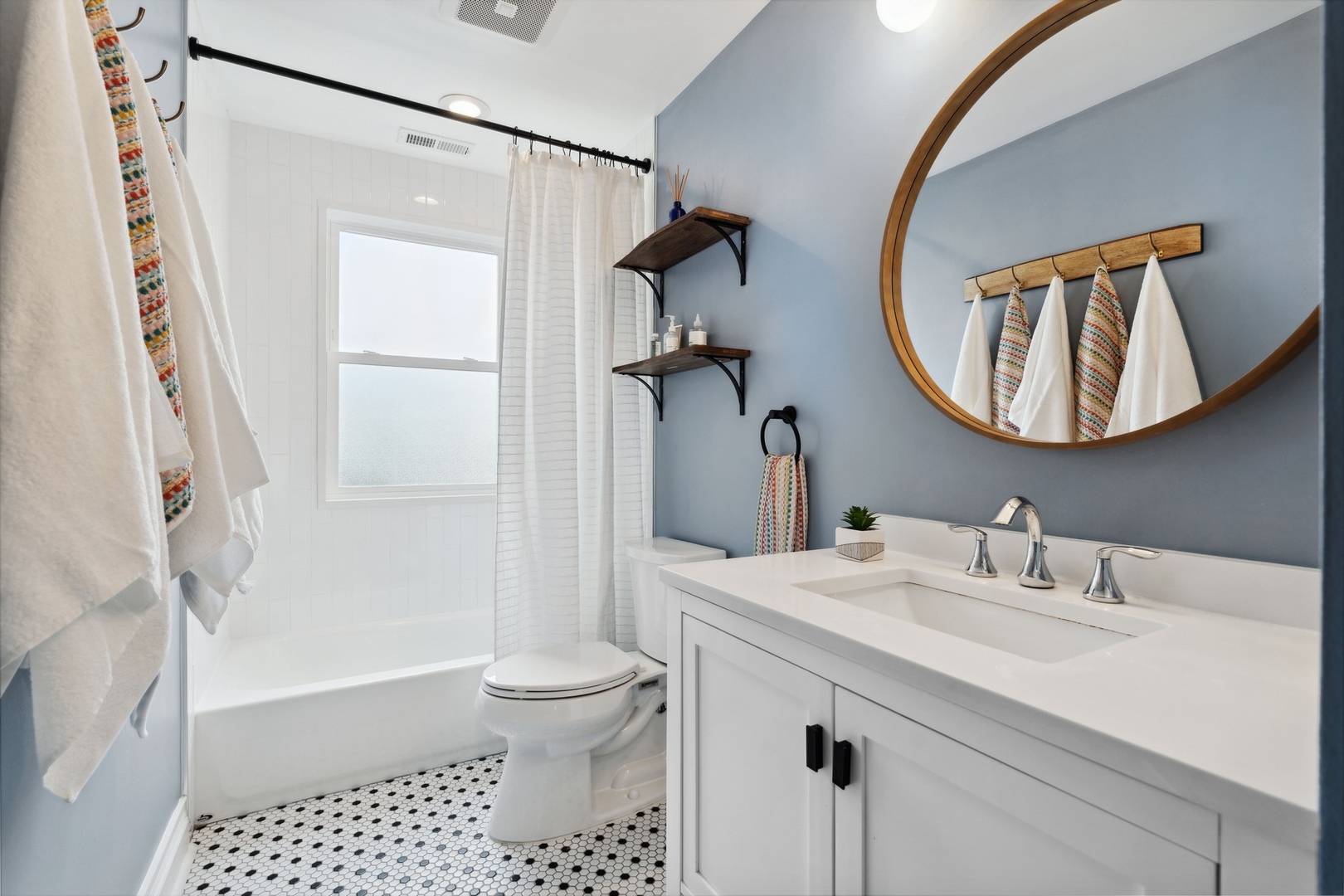 5230 S University Avenue Unit: H