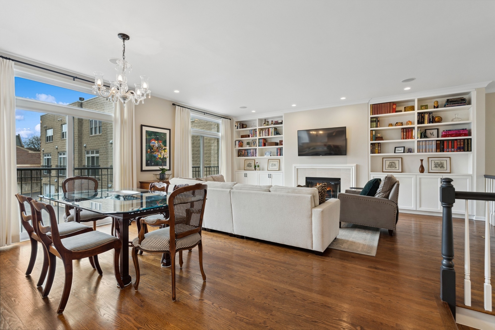 5230 S University Avenue Unit: H