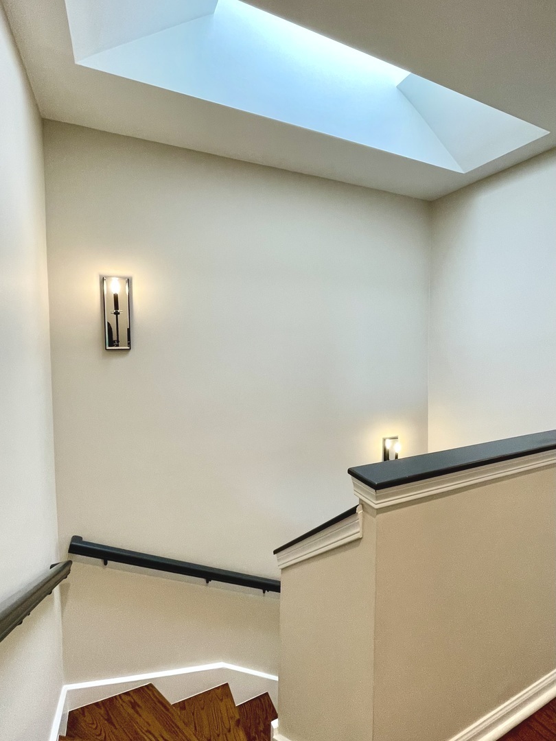 5230 S University Avenue Unit: H