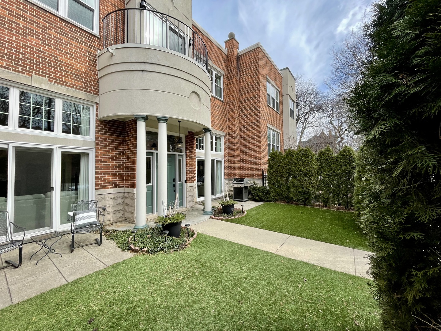 5230 S University Avenue Unit: H