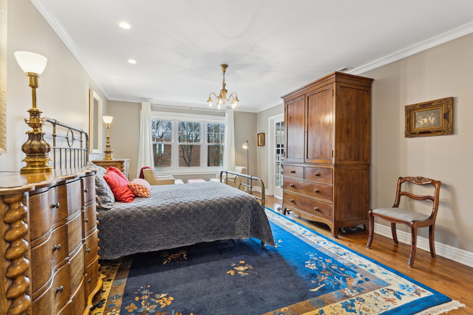 5230 S University Avenue Unit: H