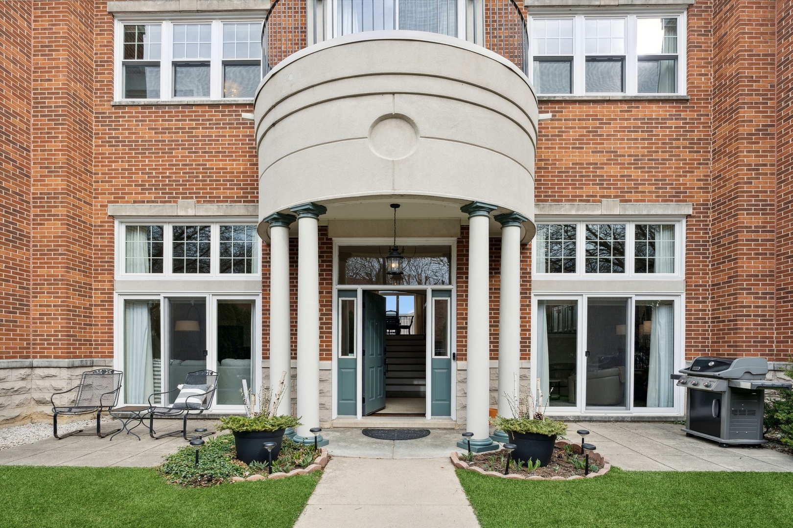 5230 S University Avenue Unit: H