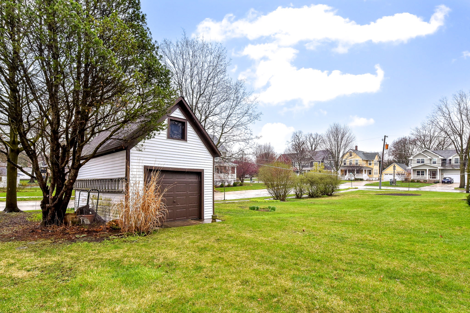 136 E Hickory Street