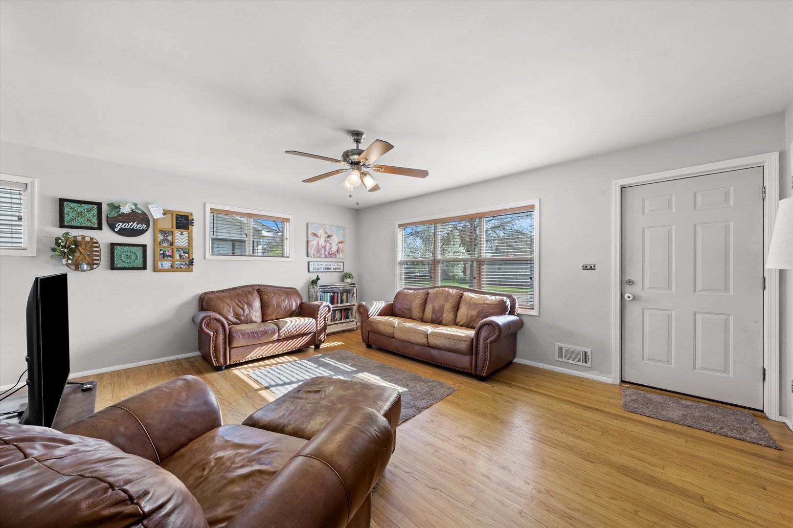 4616 Main Street