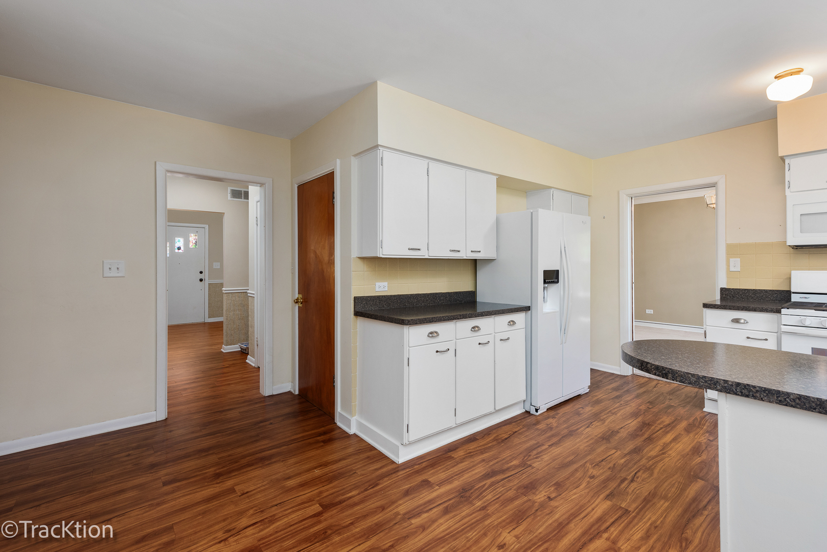 5532 Main Street