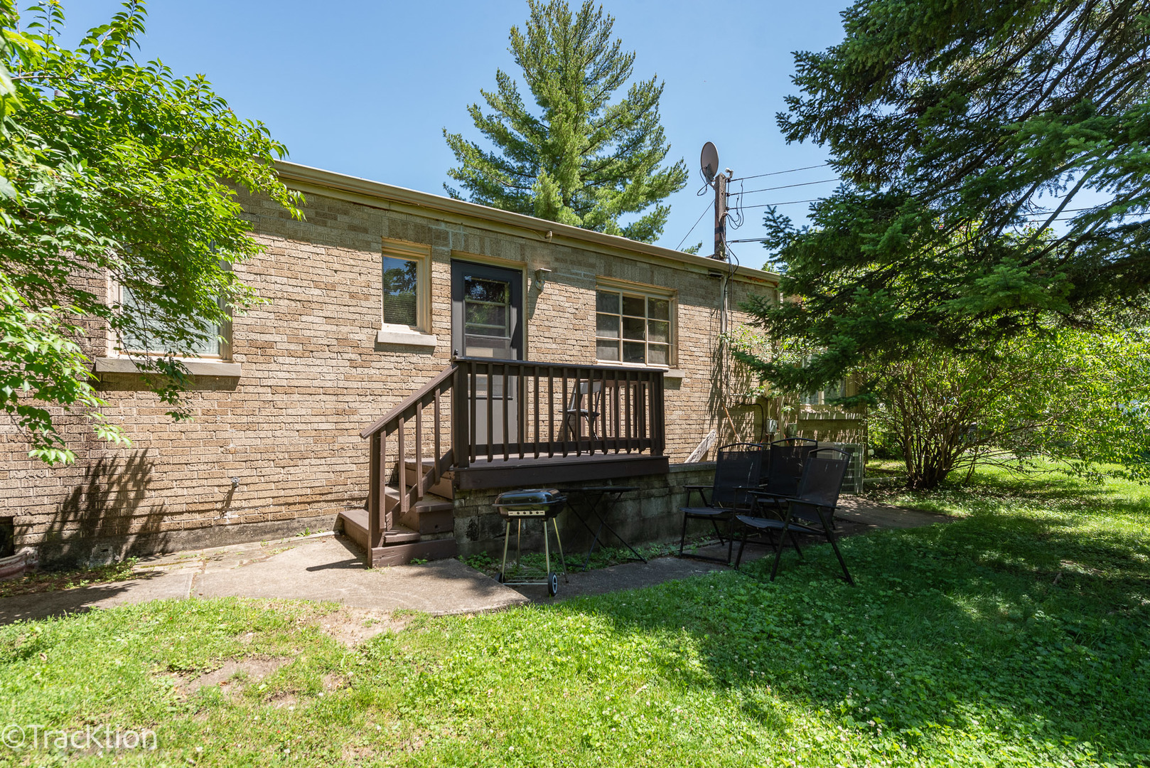 5532 Main Street