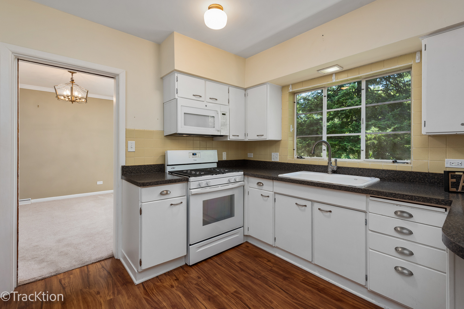 5532 Main Street