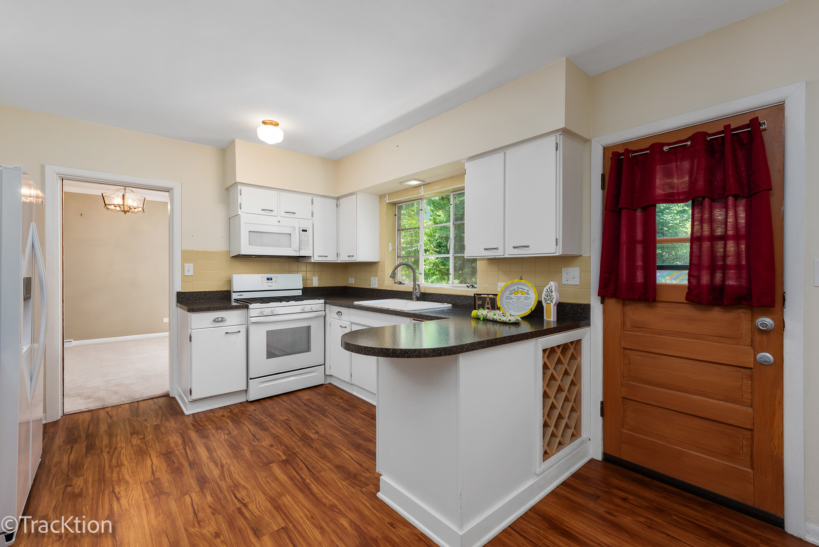 5532 Main Street