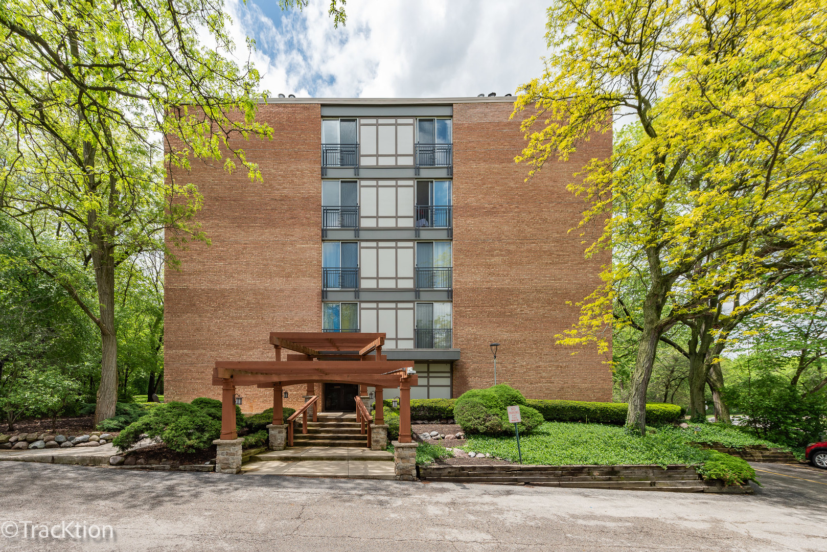 5810 Oakwood Drive Unit: 5J