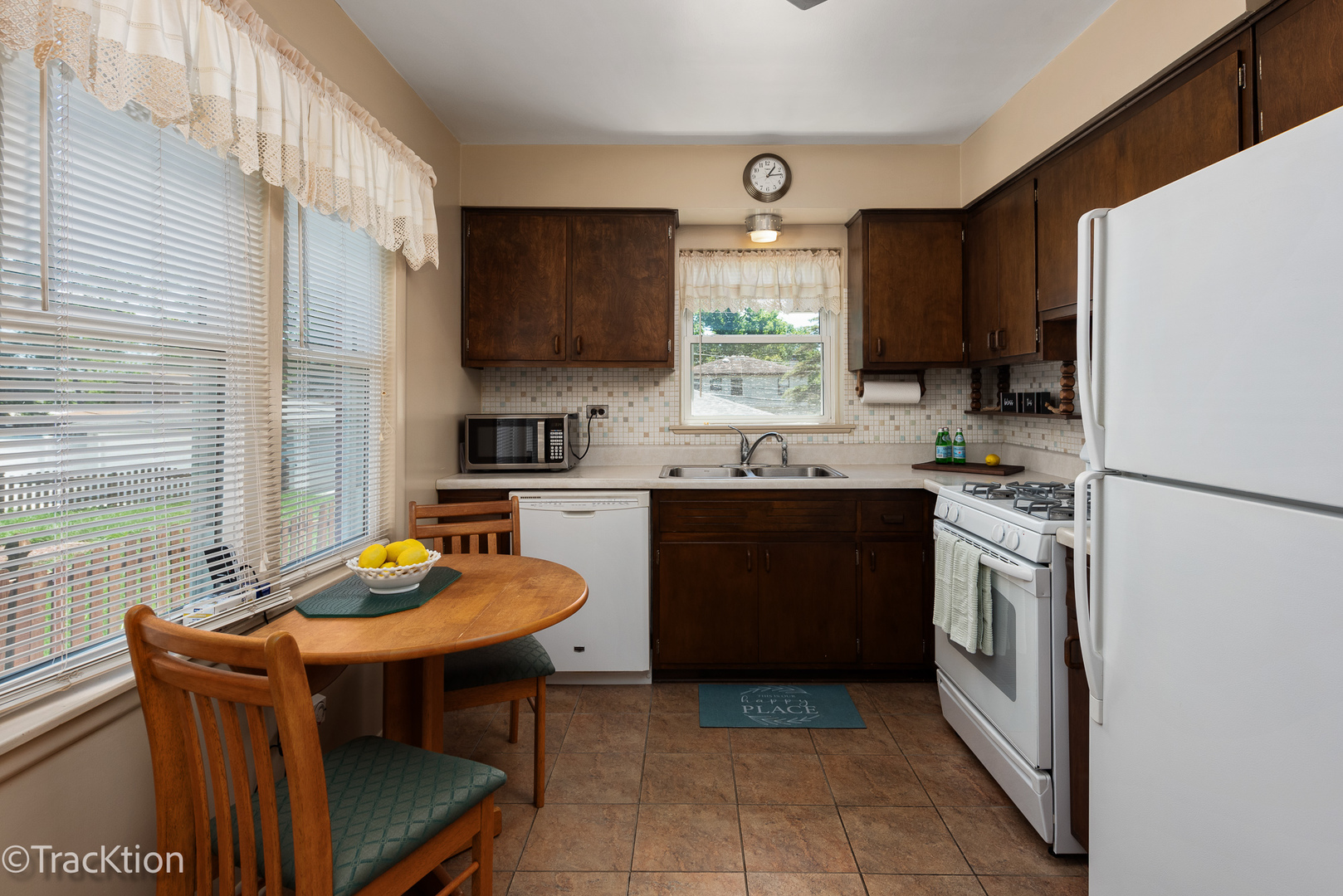 225 W TAYLOR Road