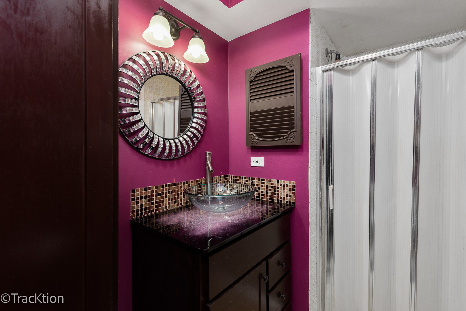 9105 S Roberts Road Unit: 1D